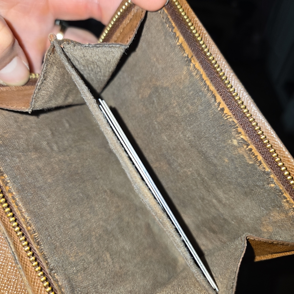 Wallet - Picture 4 of 11